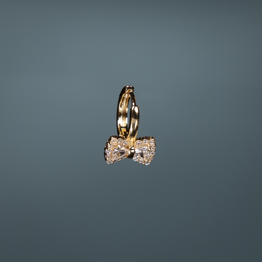 Lux ørering med Sløjfe fra le mosch er en simpel ørering i forgyldt.