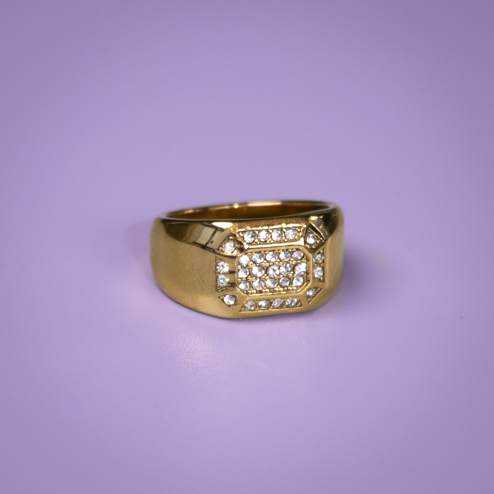 Hardy statement ring I forgyldt fra le mosch