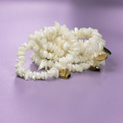 Lucky naturstensarmbånd i Hvid Pearl Shell Chip fra le mosch