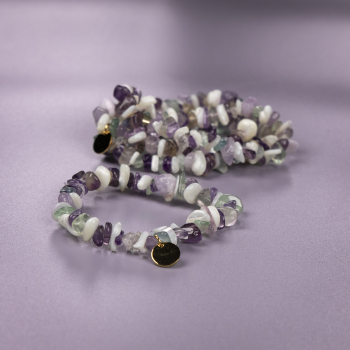 Lucky naturstensarmbånd med Amethyst, Fluorite og Hvid Pearl Shell chip sten Lucky naturstensarmbånd med Amethyst, Fluorite og Hvid Pearl Shell chip sten