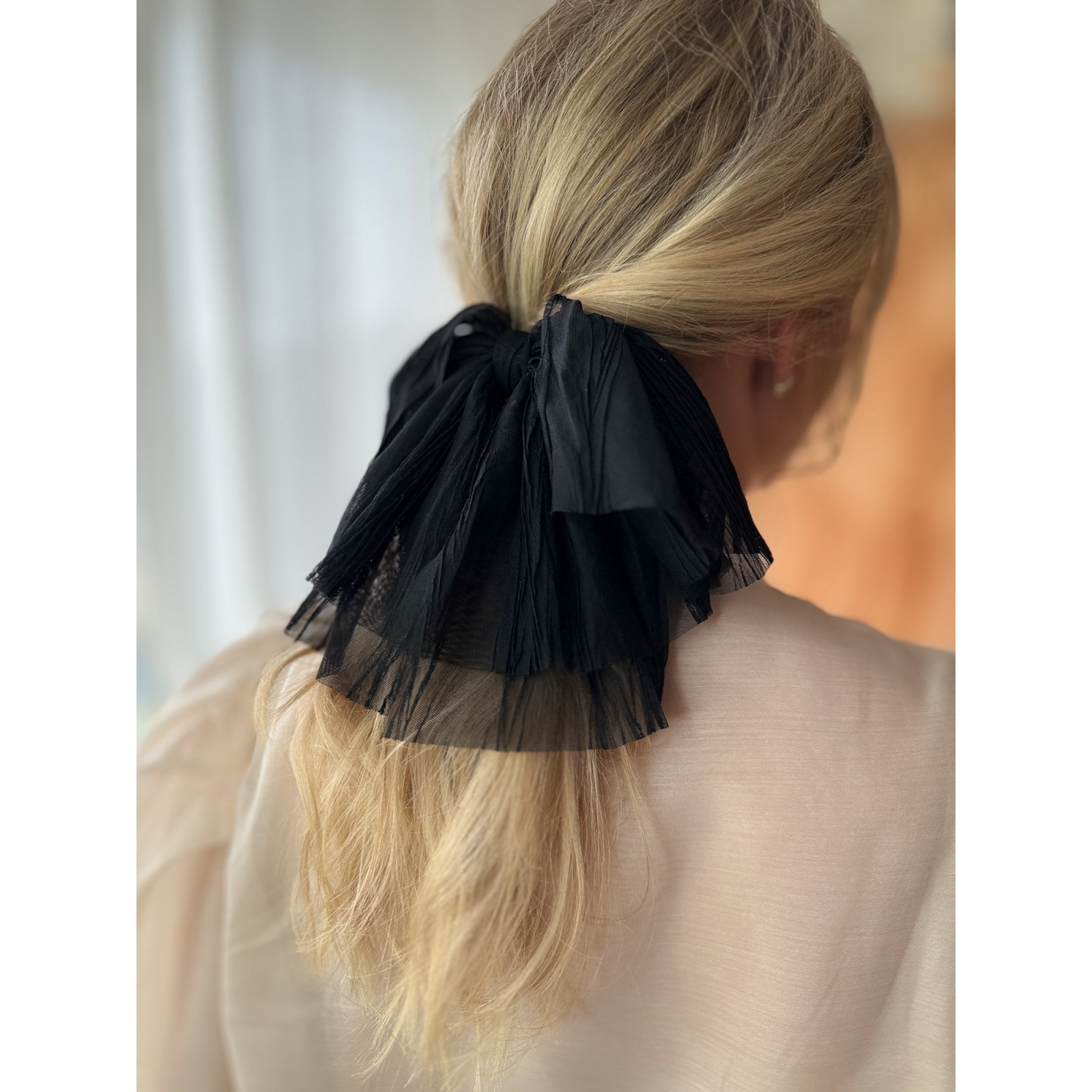 Tulle sløjfe hårspænde i Sort fra le mosch