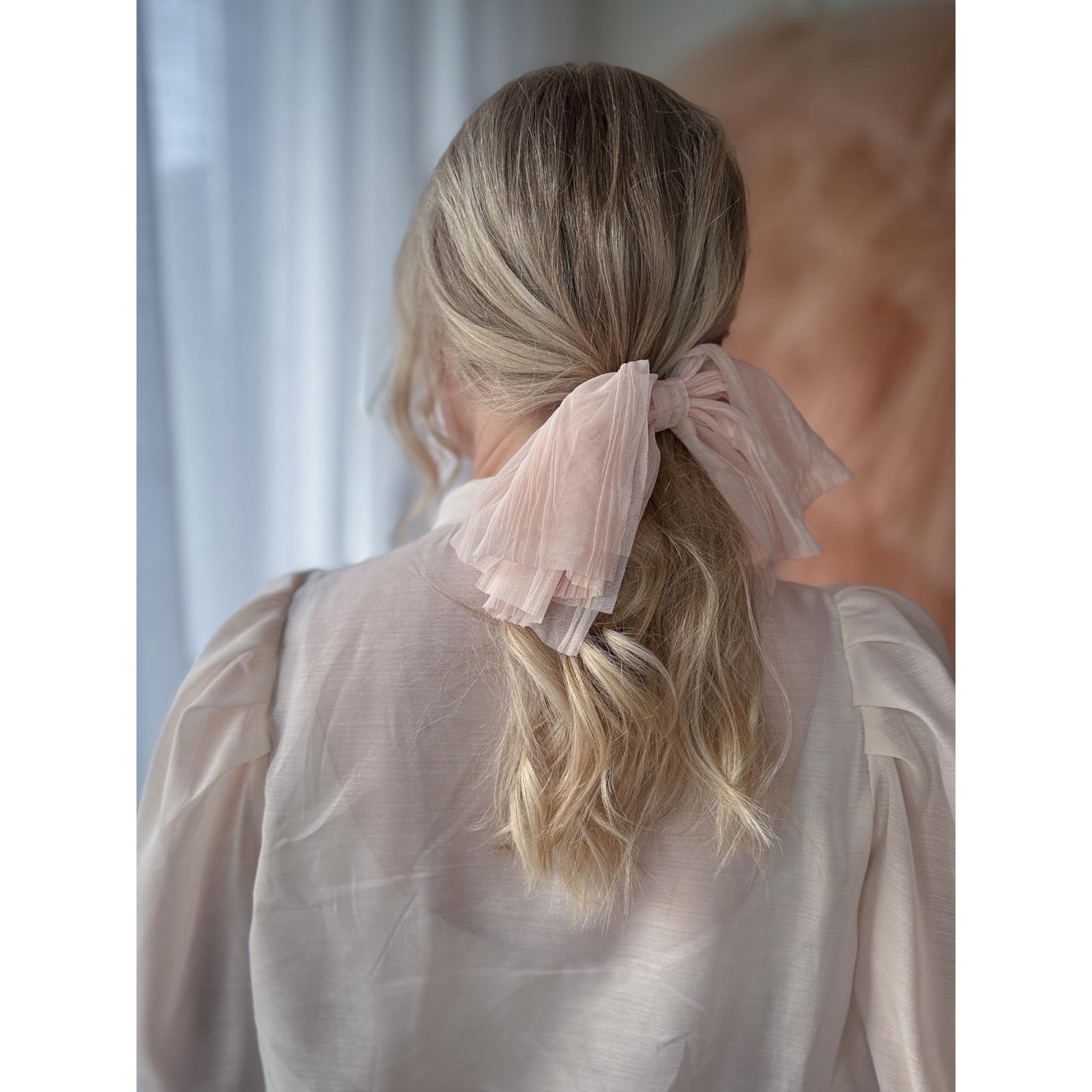 Tulle sløjfe hårspænde i Pudder fra le mosch
