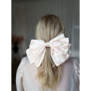 Belissimo stor sløjfe hårspænde i Lys Peach satin fra le mosch Belissimo stor sløjfe hårspænde i Lys Peach satin fra le mosch