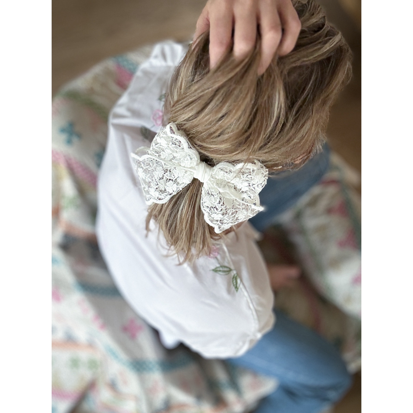 Gerda blonde sløjfe hårspænde i Hvid fra le mosch