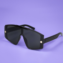 Amelia Solbriller i sort fra LÉ MOSCH