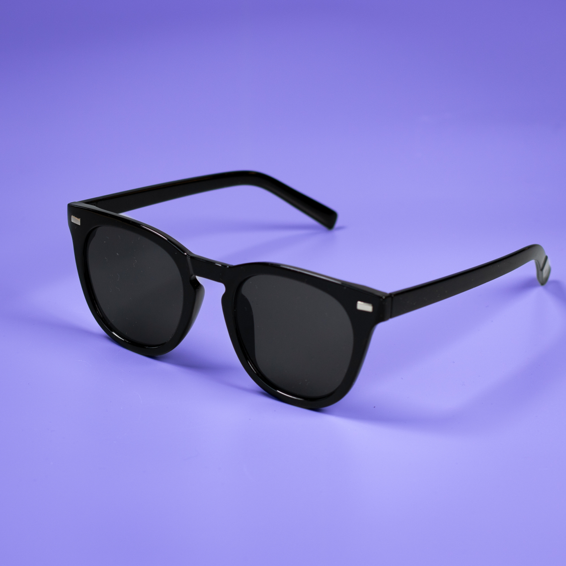 Candice solbriller i Sort fra LÉ MOSCH, sorte klassiske solbriller, populære og enkle solbriller, 