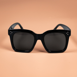 Liv solbriller i Sort fra LÉ MOSCH