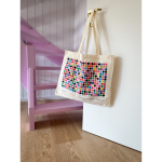 LE MOSCH logo taske med Multi Prikker. Logo tasken er lavet af kraftig canvas og med stor hank. Vi forsøger at reducerer behovet for engangsplastik ved at tilbyde en holdbar alternativ til plastikposen.