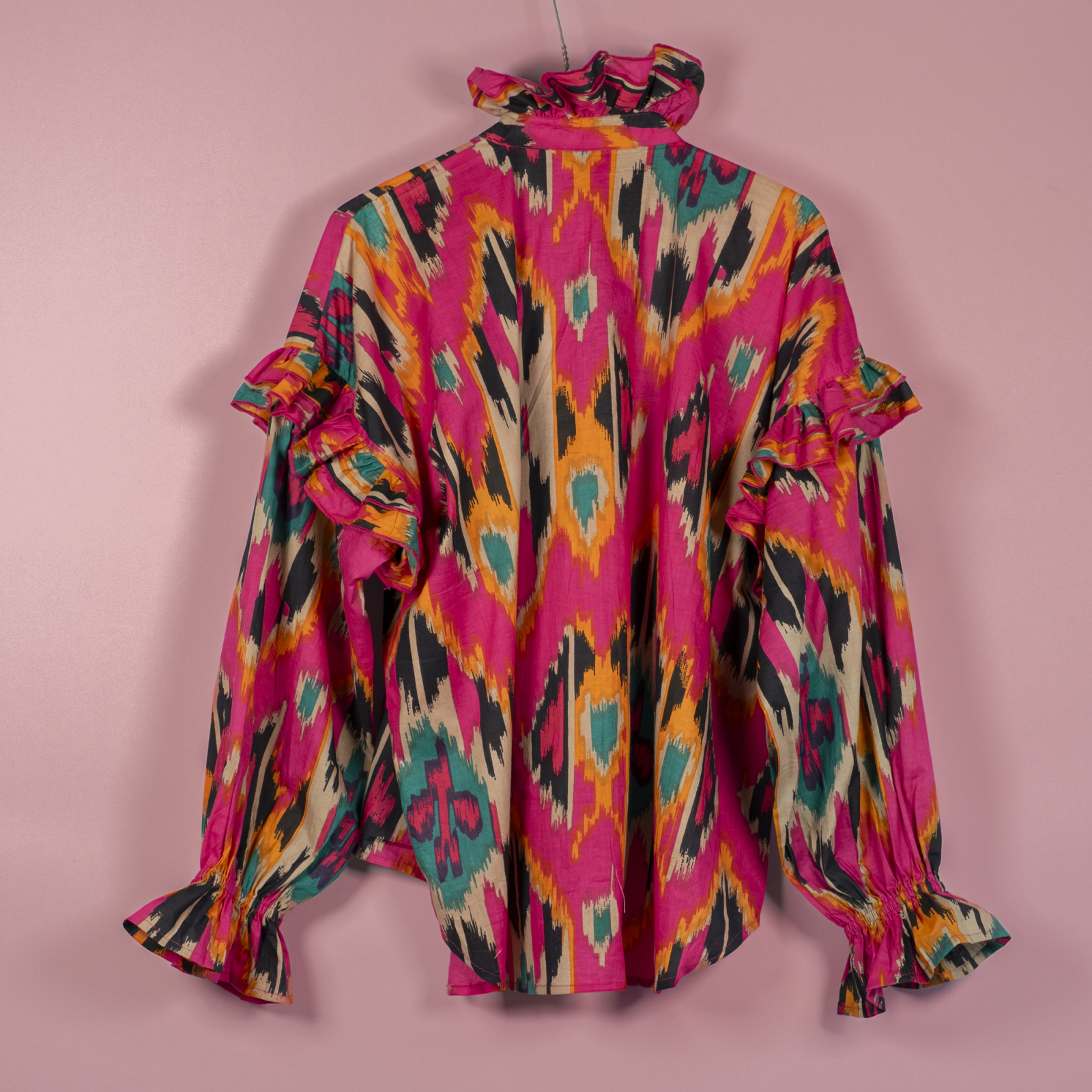 Lucca skjorte i Pink Tutti Frutti fra LÉ MOSCH, farverig skjorte i bomuld, festlig one size skjorte,