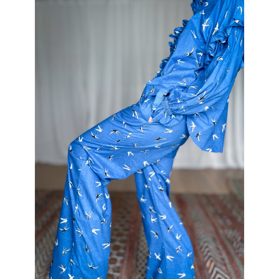 Leslie bukser i Blå med Svaler fra le mosch