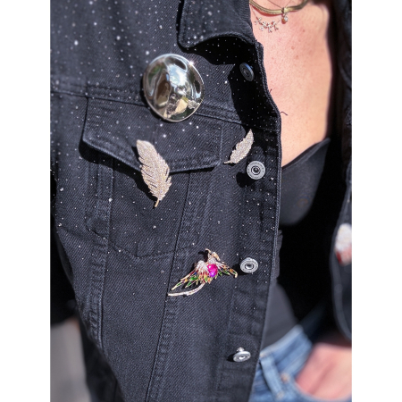 Cira Broche i Blank Gylden fra le mosch