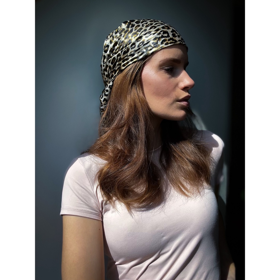 Leontine satin Leo tørklæde fra LÉ MOSCH,