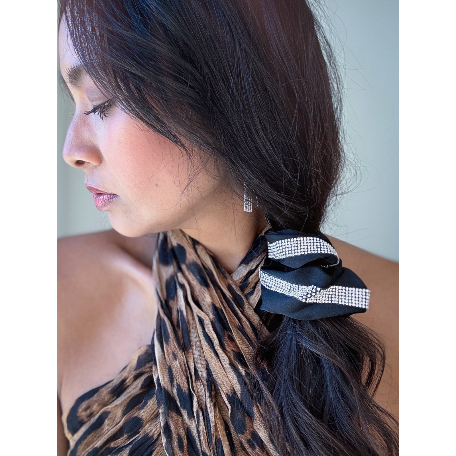 Divine Scrunchie i Sort med Similisten fra le mosch