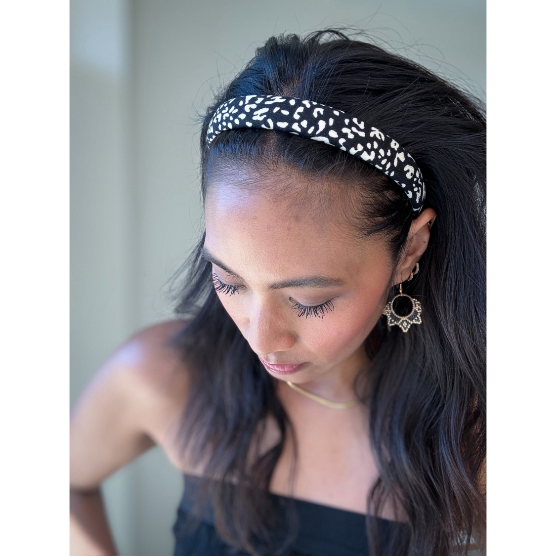 Milda Hårbøjle i Sort Leo fra le mosch