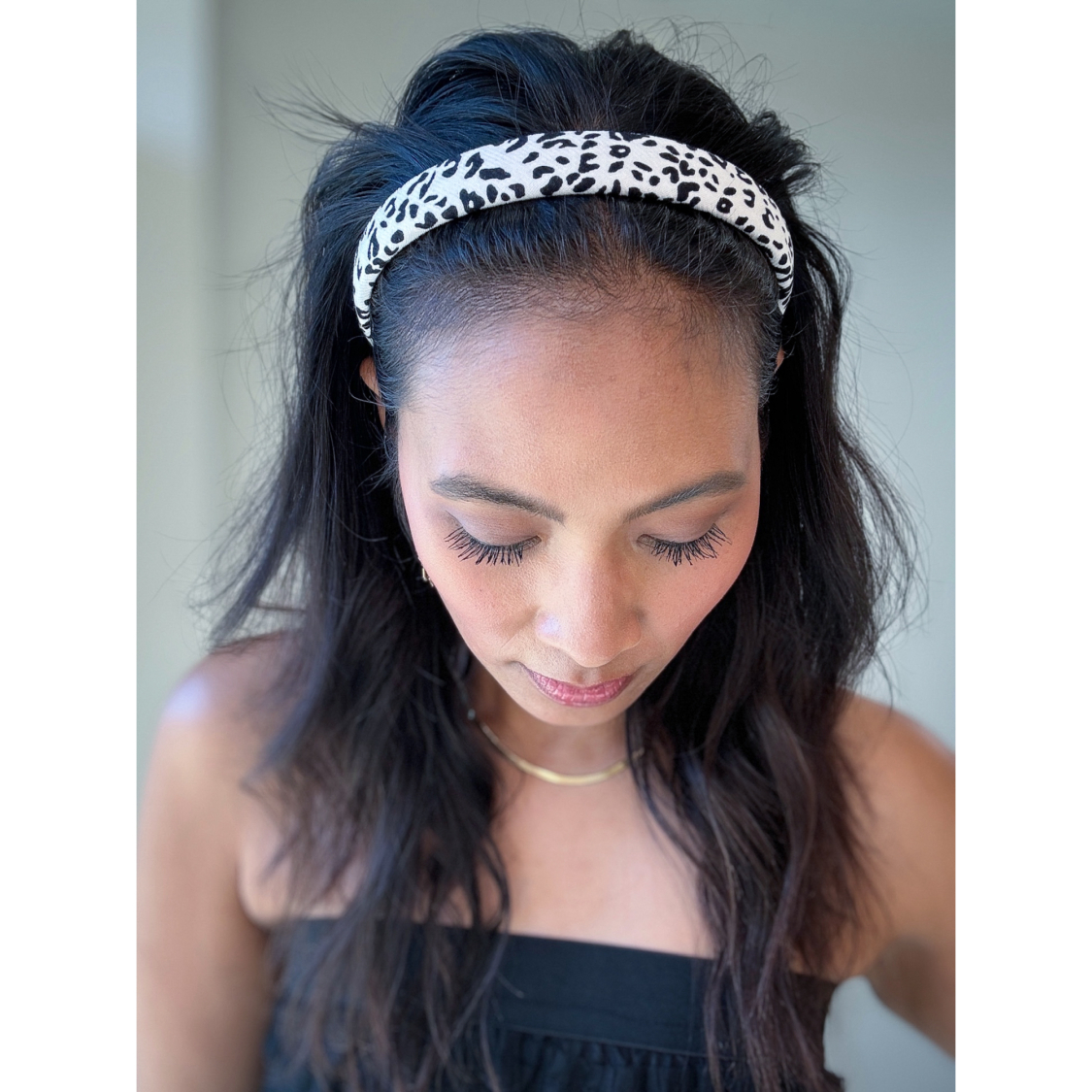 Milda Hårbøjle i Hvid Leopard fra le mosch