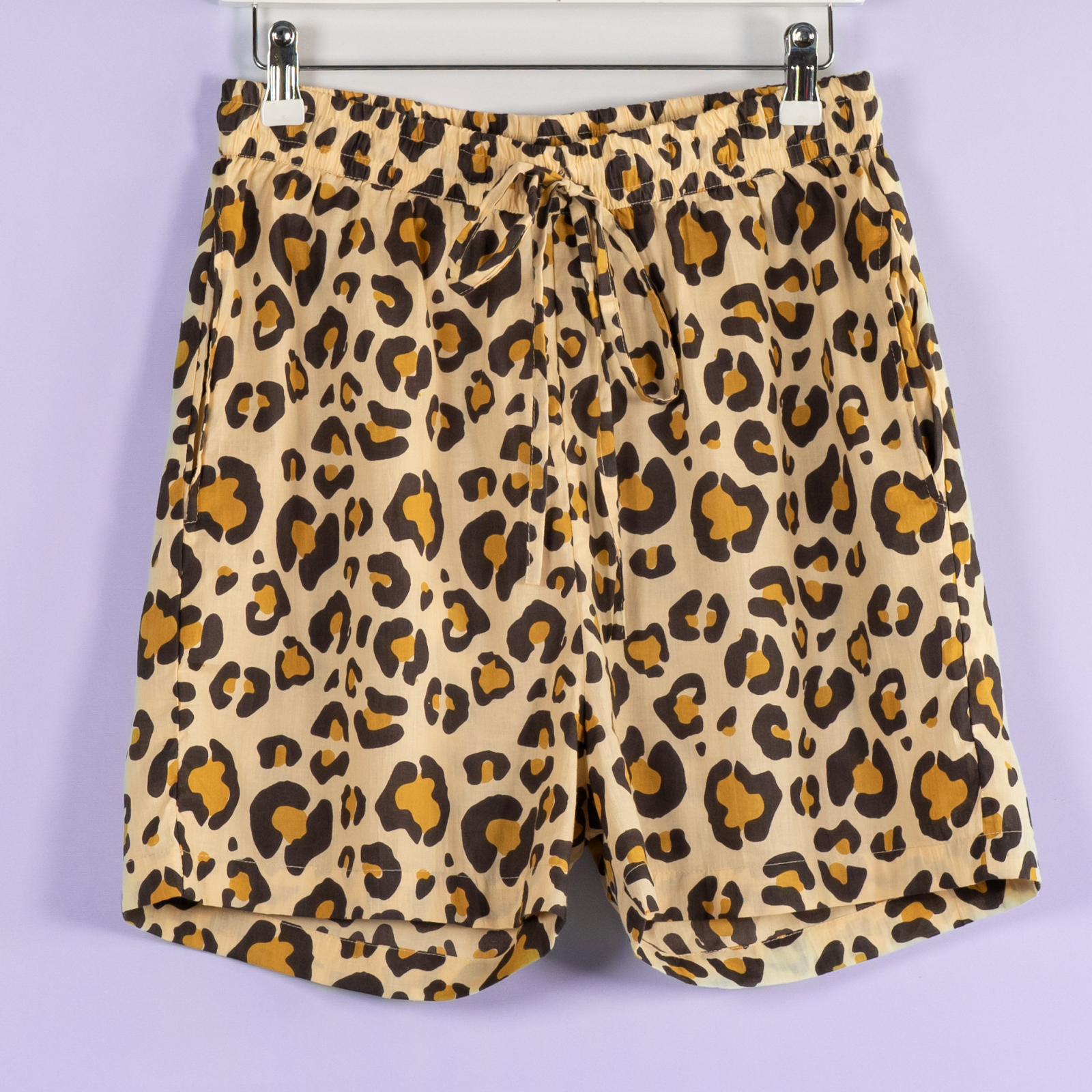 Shorts med leopardprint