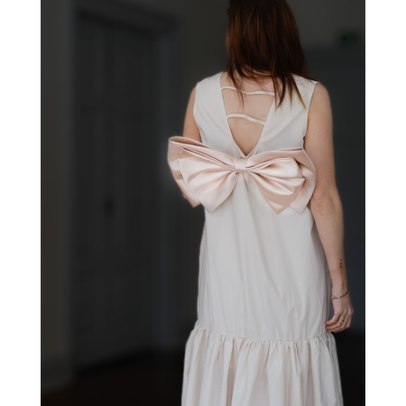 Kassandra Sløjfe i satin med sikkerhedsnål i Creme