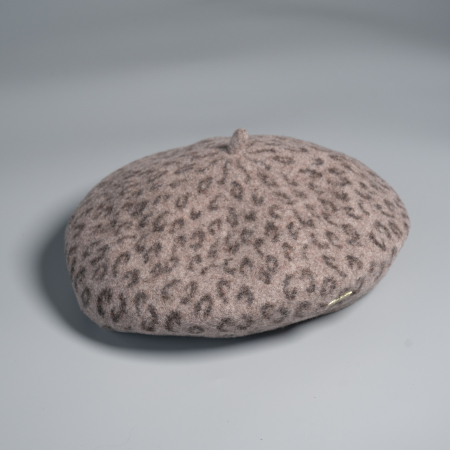 Becky Leo Baret i Nougat med leo print fra le mosch
