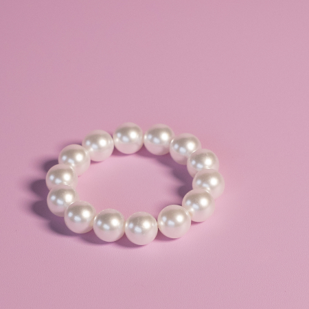 Pinta Perle Armbånd fra LÉ MOSCH, store hvide perler,