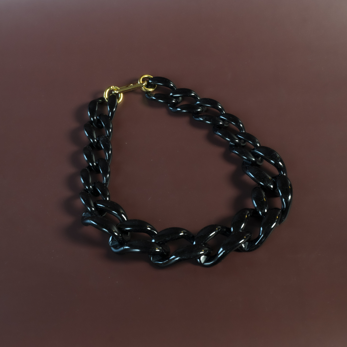 Carly Halskæde i Sort fra LÉ MOSCH