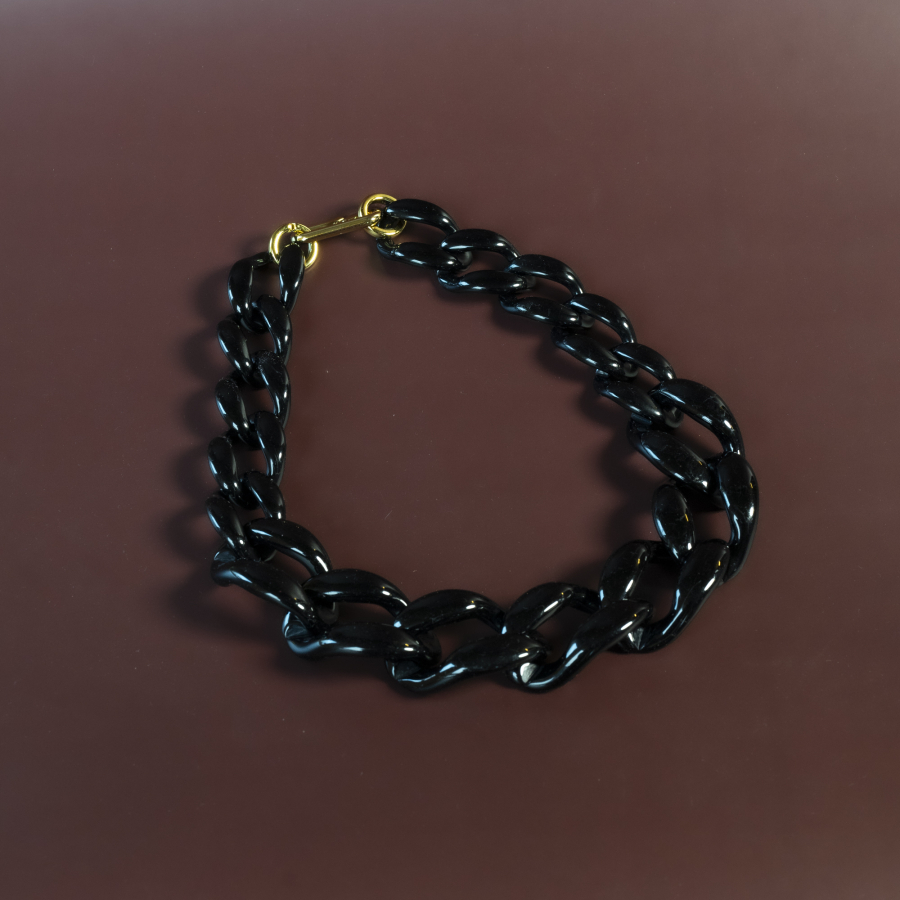 Carly Halskæde i Sort fra LÉ MOSCH