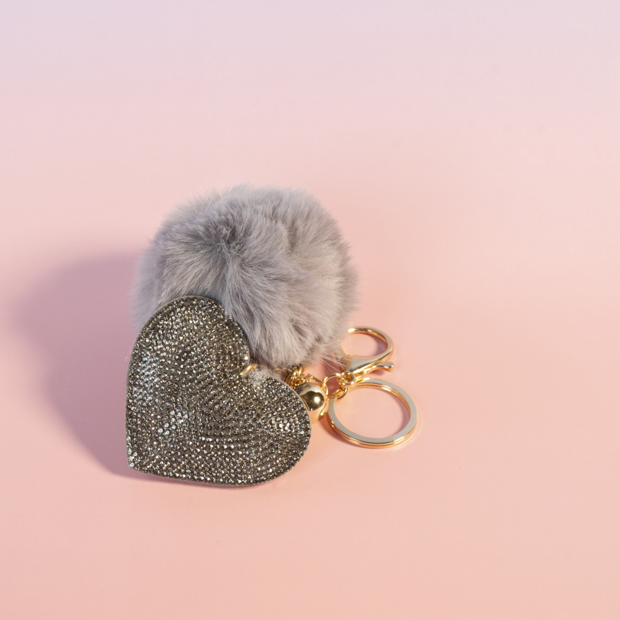 Viva Nøglering i Grå fra LÉ MOSCH, nøglering med plysbold og hjerte, 