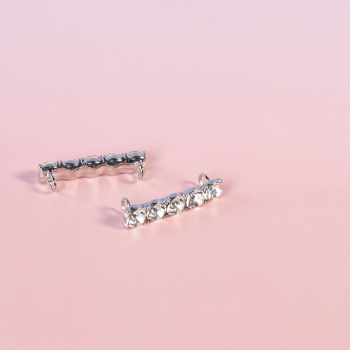 Jamie Skosmykker med store similisten i sølvfarvet fra LÉ MOSCH, skopynt, accessories til snørebånd, Jamie Skosmykker med store similisten i sølvfarvet fra LÉ MOSCH, skopynt, accessories til snørebånd,