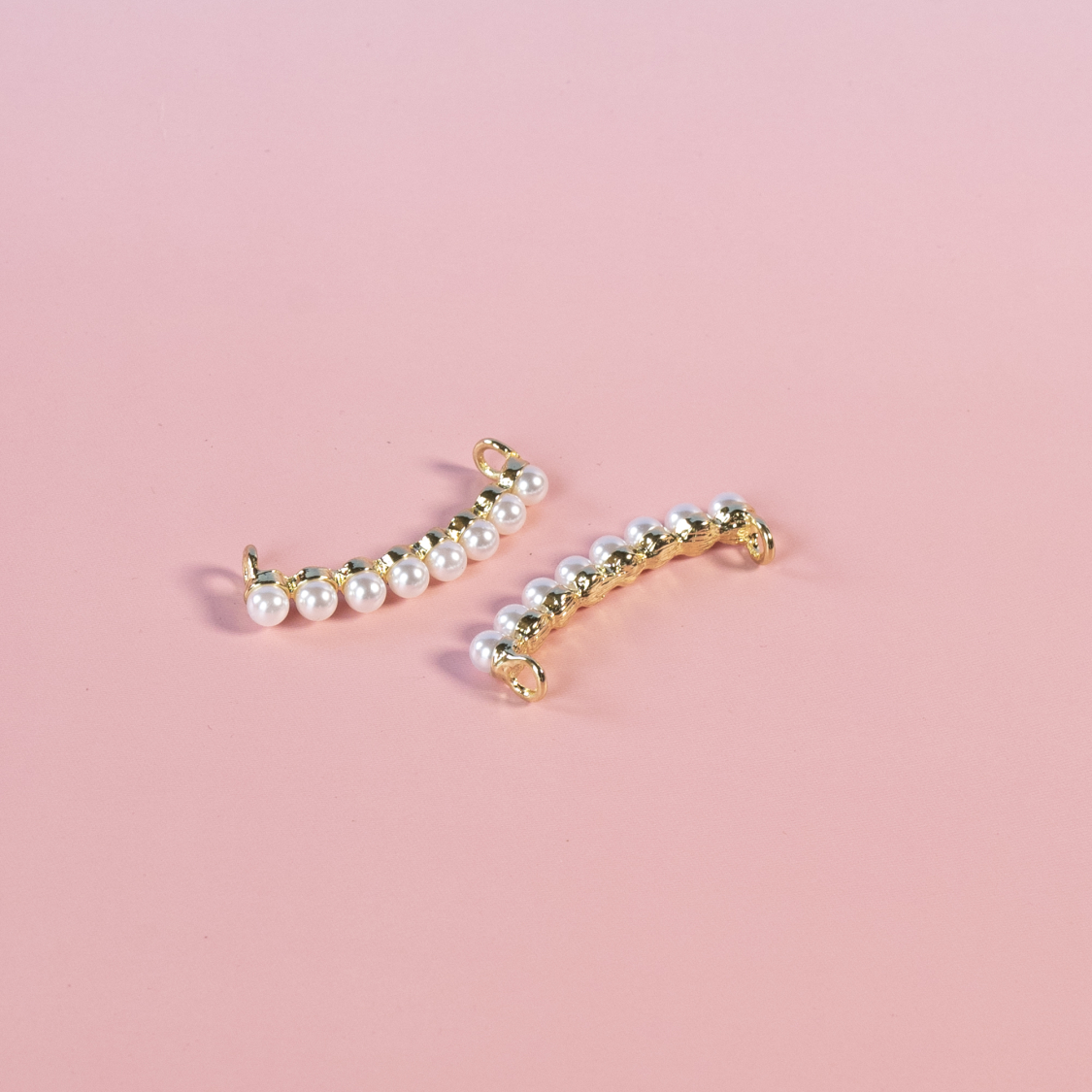 Tonnie Skosmykker med hvide perler i gylden fra LÉ MOSCH, skopynt med perler, skoaccessories, 