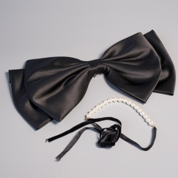 Kassandra Sløjfe i Sort fra LÉ MOSCH, kæmpe sløjfe, stor sløjfe, Kassandra Sløjfe i Sort fra LÉ MOSCH, kæmpe sløjfe, stor sløjfe,