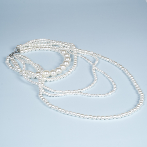 Petra perle halskæde med 5 rækker hvide perler