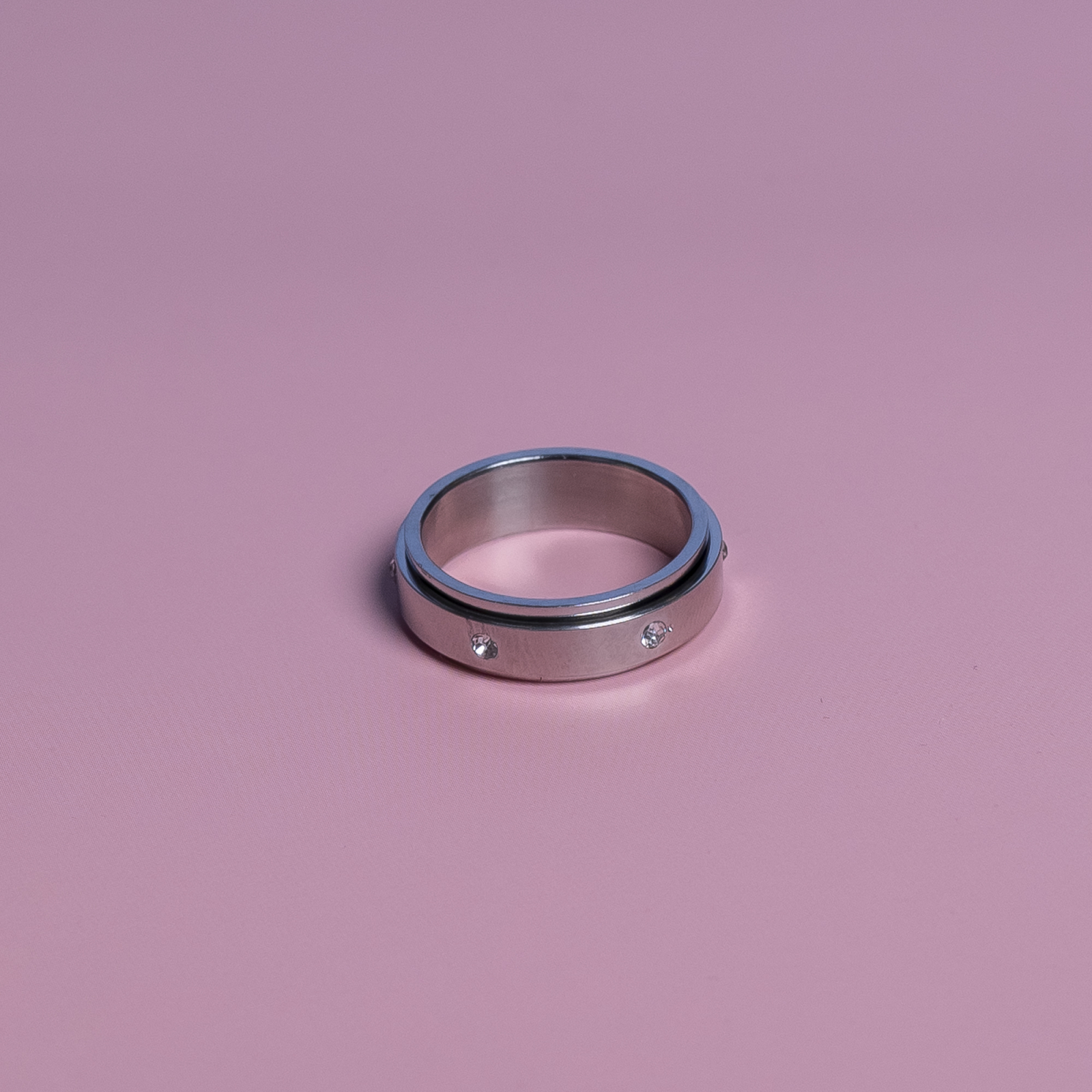 Mia anti stress ring i forsølvet fra LÉ MOSCH, bevægelig ring, beroligende ring, adhd-ring,