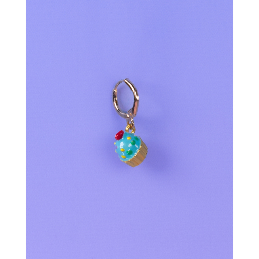 Aya Charm Lyseblå cupcake fra le mosch. Denne charm kan også bruges som en ørering
