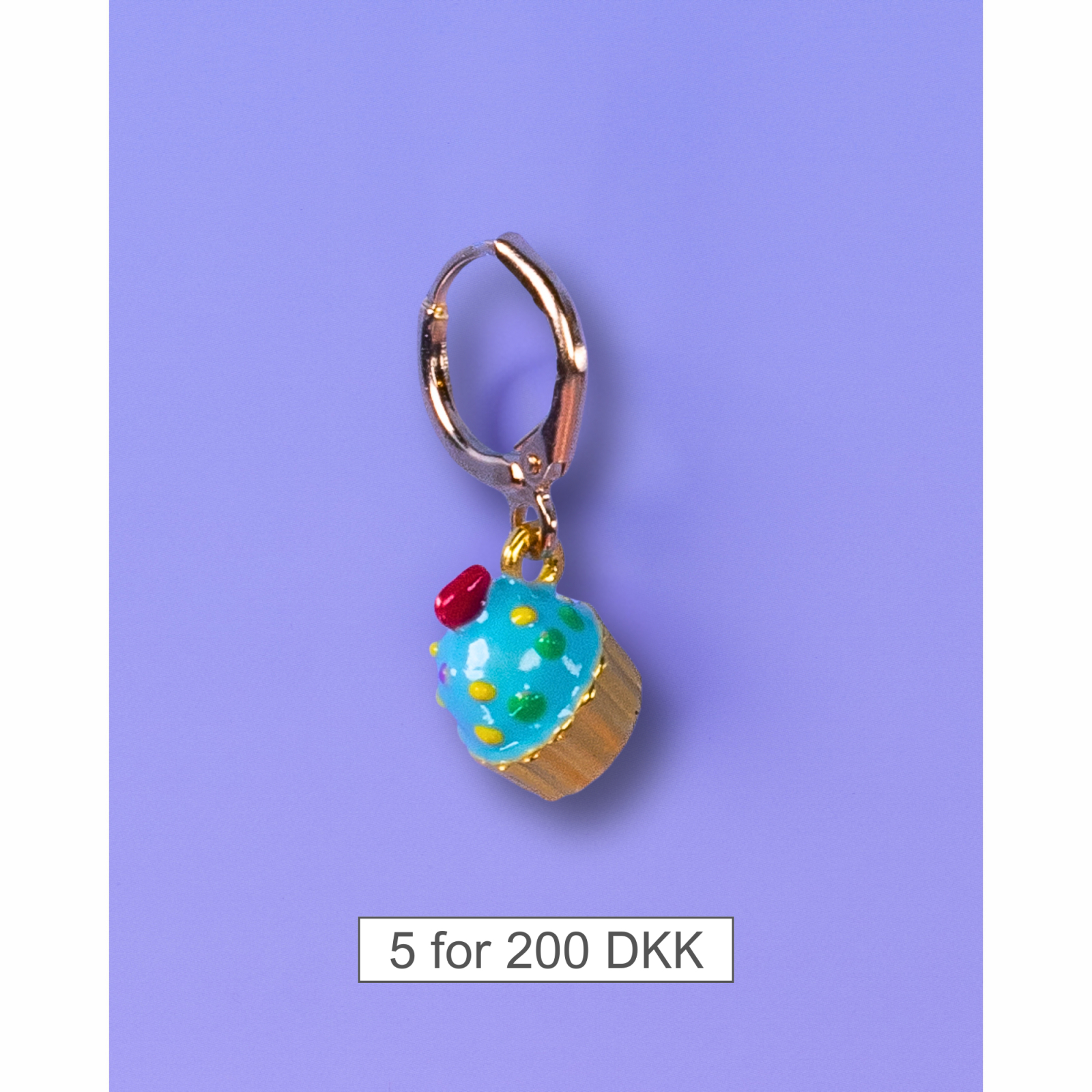 Aya Charm Lyseblå cupcake fra le mosch. Denne charm kan også bruges som en ørering