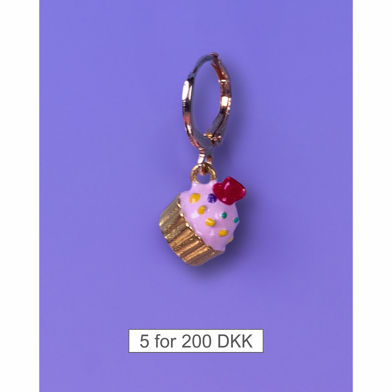 Aya Charm Rosa Cupcake fra le mosch. Denne charm kan også bruges som en ørering