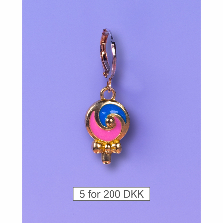 Aya Charm Rosa Lollipop fra le mosch. Denne charm kan også bruges som en ørering