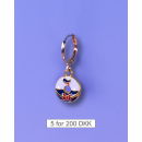 Aya Charm Suit fra le mosch. Denne charm kan også bruges som en ørering