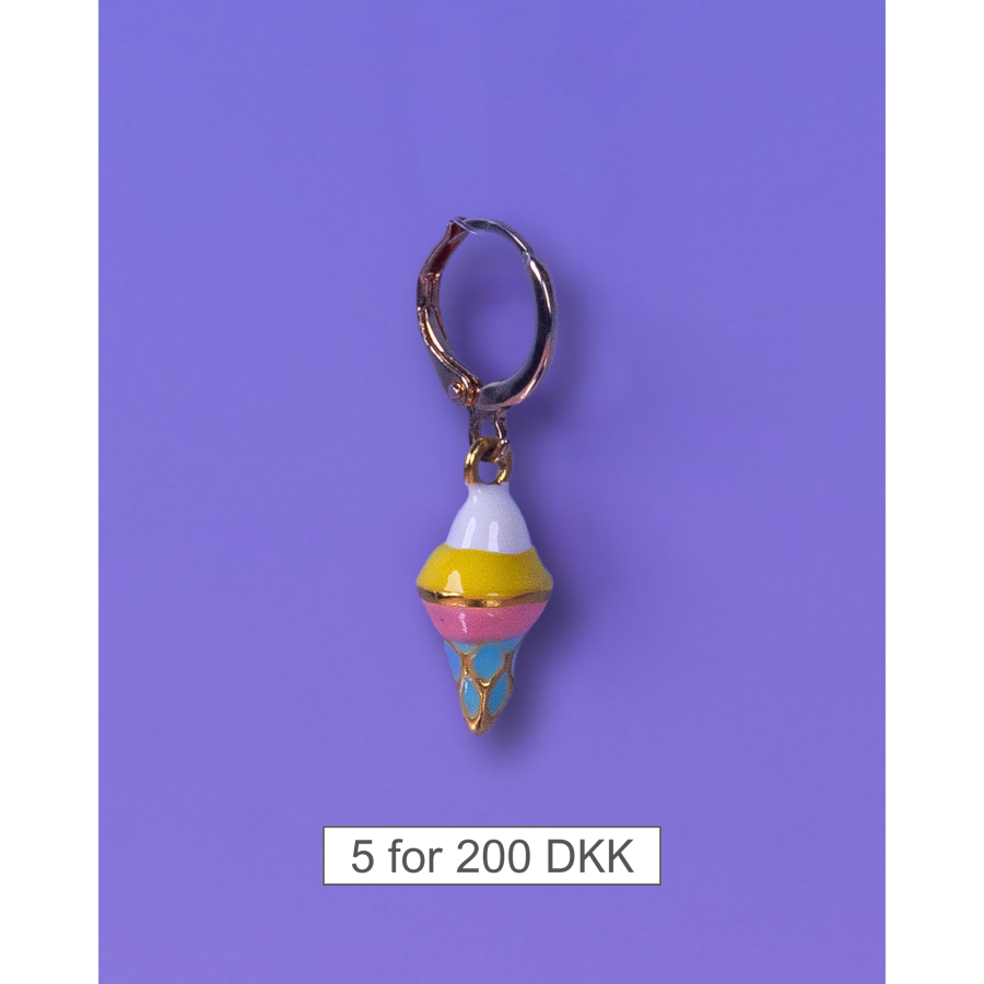 Aya Charm Gul Is fra le mosch. Denne charm kan også bruges som en ørering