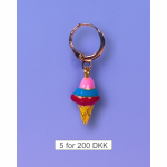 Aya Charm Rød Is fra le mosch. Denne charm kan også bruges som en ørering