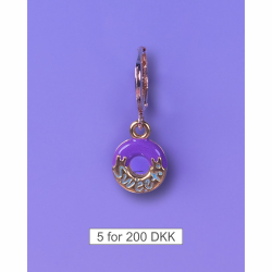 Aya Charm lilla donut fra le mosch. Denne charm kan også bruges som en ørering