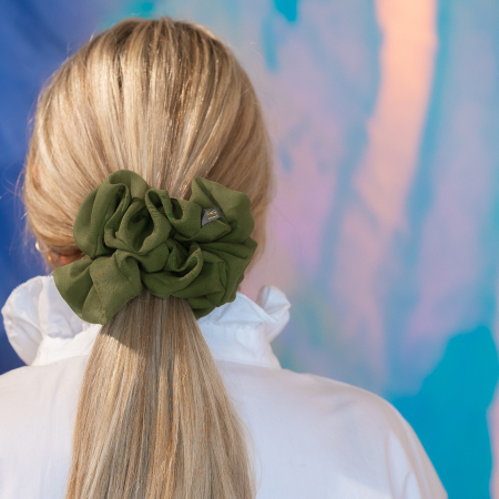 Pi MEGA Scrunchie i Army Grøn fra le mosch