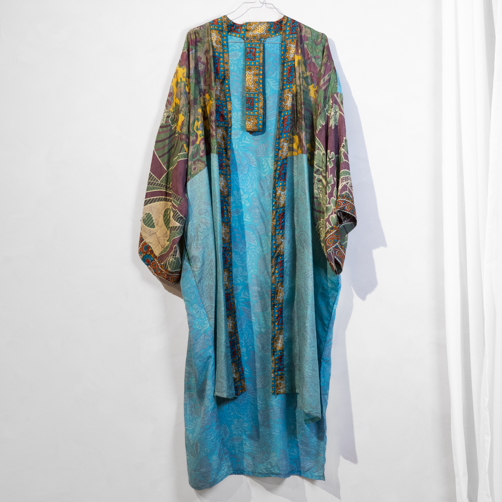 Minju Silkemix kimono no 1100 fra LÉ MOSCH, skøn unik og let kimono, super anvendelig kimono,