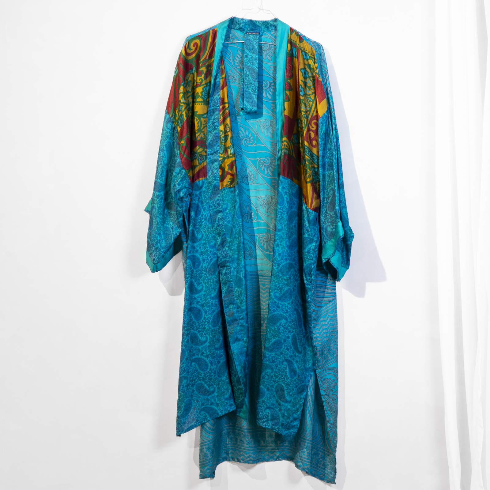 Minju Silkemix kimono no 1102 fra LÉ MOSCH, skøn unik og let kimono, super anvendelig kimono,