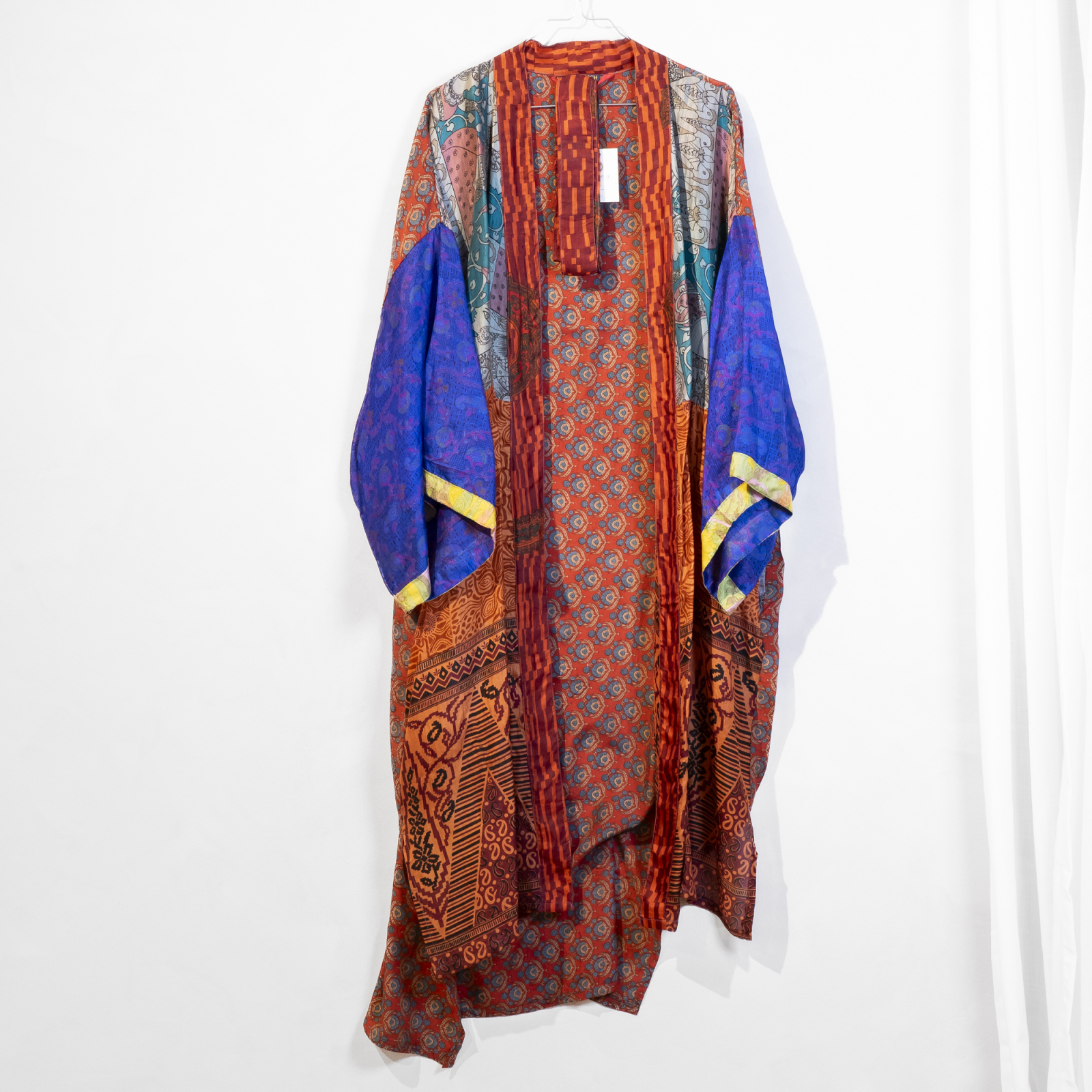 Minju Silkemix kimono no 1110 fra LÉ MOSCH, skøn unik og let kimono, super anvendelig kimono,