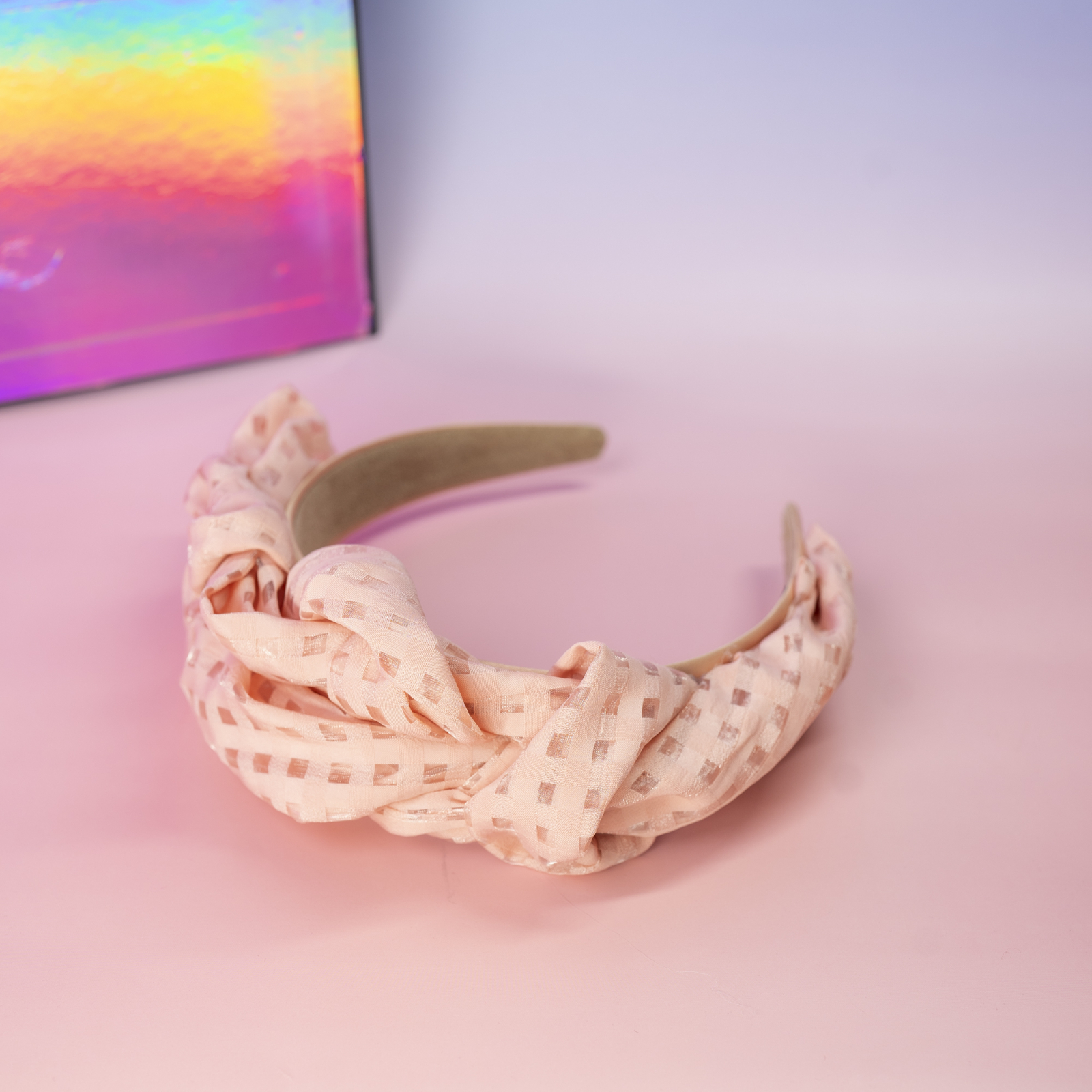 Sunday Asymmetrisk Hårbøjle i Peach Tern fra LÉ MOSCH, unik hårbøjle, håndlavet hårbøjle, 
