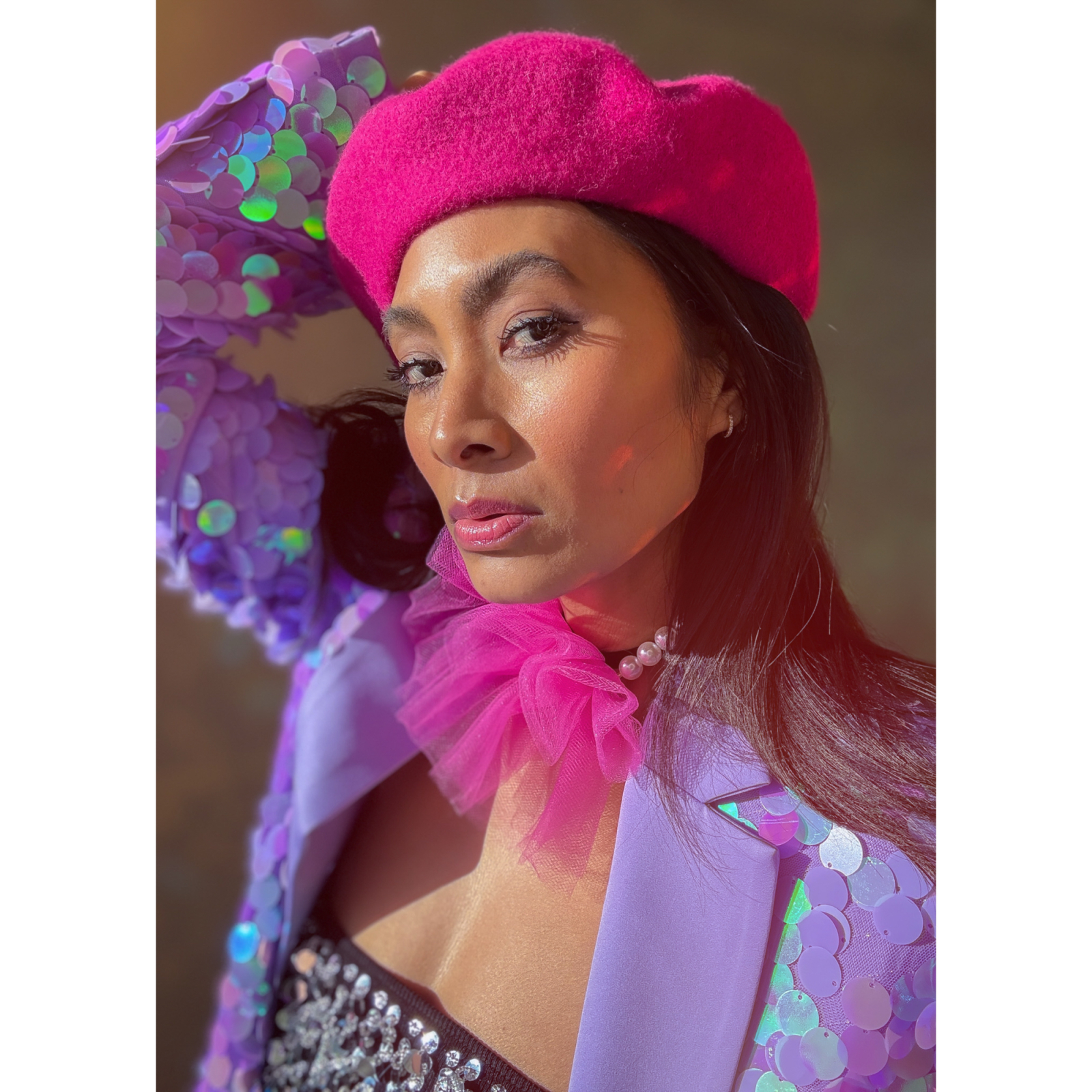 Bess Baret i mørk pink fra LÉ MOSCH, klassisk baret i uld, skab et fedt look med en baret, 
