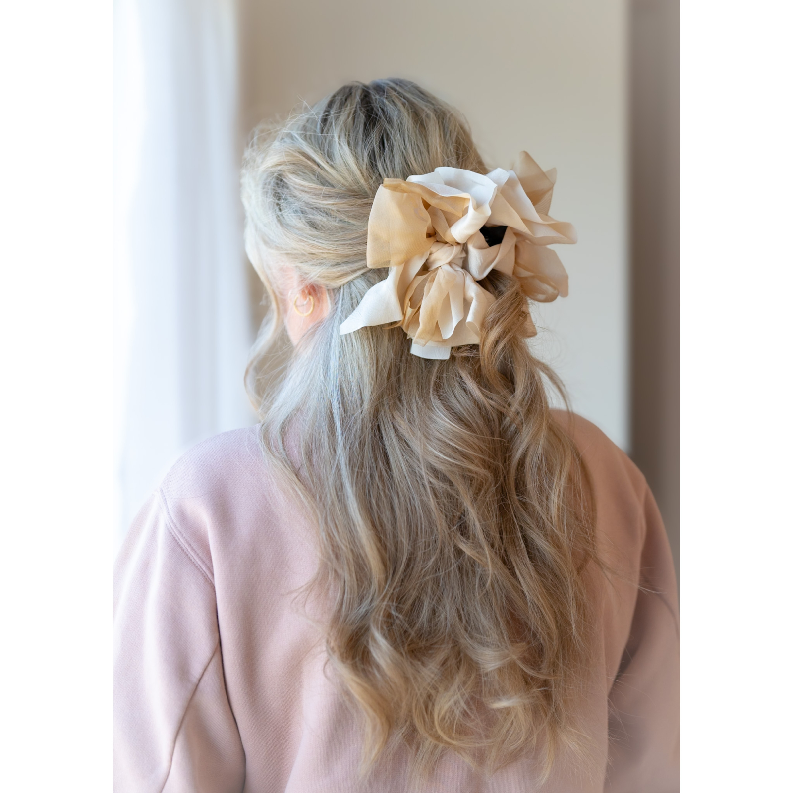 Elka hårklemme i creme og khaki fra LÉ MOSCH, fyldig hårklemme, hårklemme med sløjfer, 