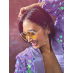 Poppy solbriller i Sølv Sheer Med Gult Glas fra le mosch