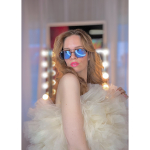 Cate solbriller i Turtle Med Blåt Glas Fra le mosch