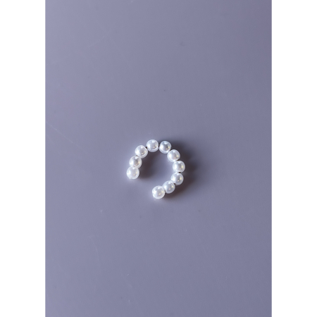 Helga ear cuff med hvide perler fra LÉ MOSCH, sød perle-ørering, yndig ear cuff, øreringe uden huller i ørerne,
