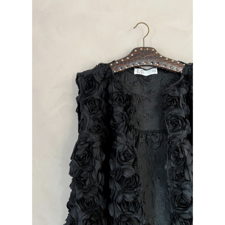Blume Vest med Blomster i Sort fra LÉ MOSCH, oversize vest, vest med blomster,